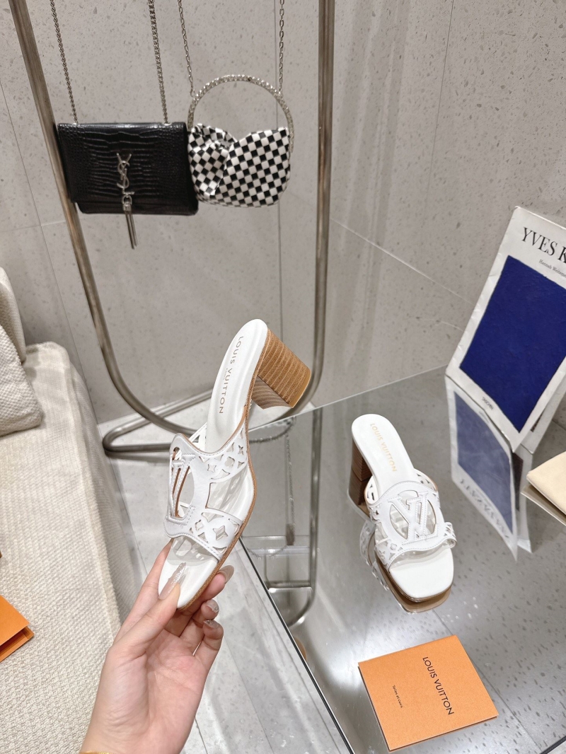 l0vis Vvtt0n slippers